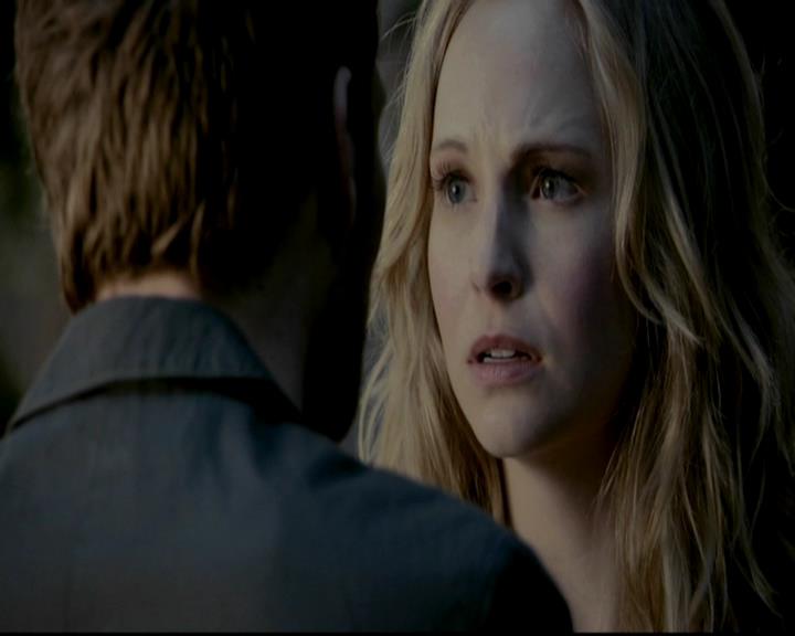 VampireDiariesWorld-dot-org_4x17BecauseTheNight2025.jpg