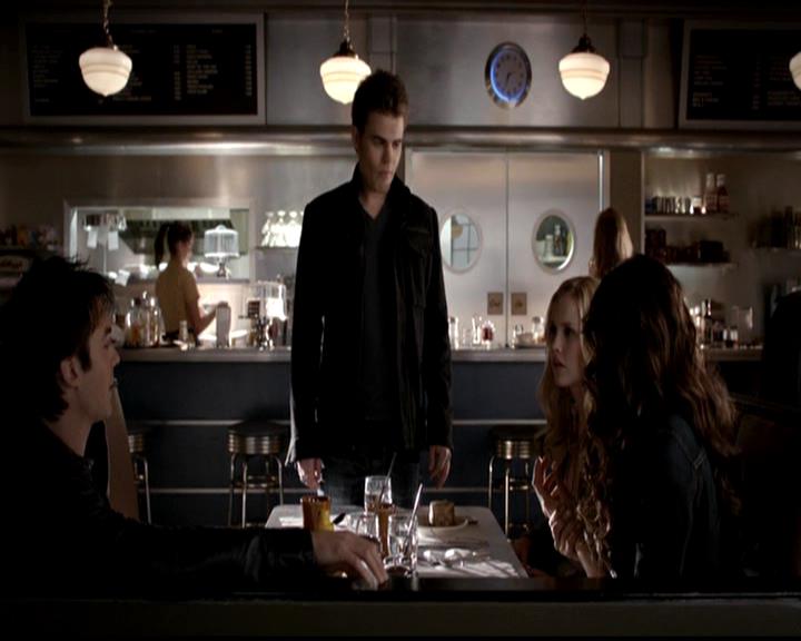 VampireDiariesWorld-dot-org_4x18AmericanGothic0813.jpg