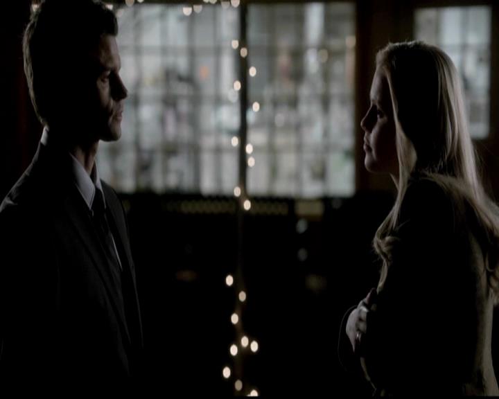 VampireDiariesWorld-dot-org_4x18AmericanGothic1939.jpg