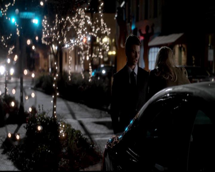 VampireDiariesWorld-dot-org_4x18AmericanGothic2007.jpg