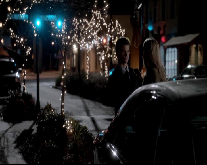 VampireDiariesWorld-dot-org_4x18AmericanGothic2020.jpg