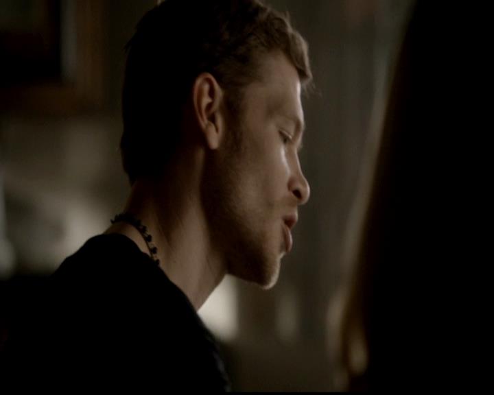 VampireDiariesWorld-dot-org_4x19PicturesOfYou0185.jpg