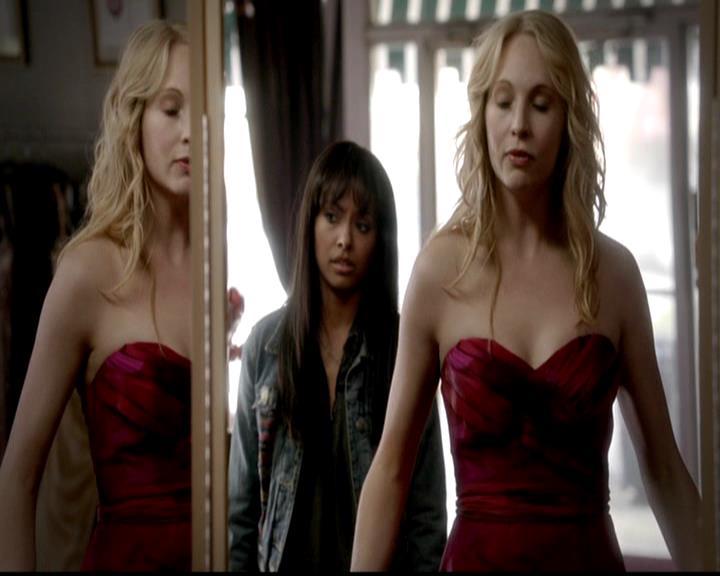 VampireDiariesWorld-dot-org_4x19PicturesOfYou0329.jpg