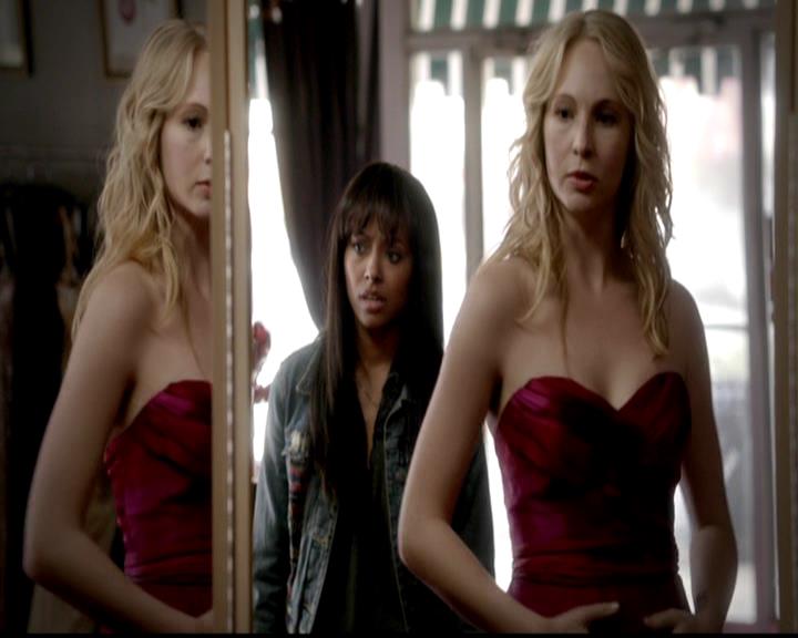 VampireDiariesWorld-dot-org_4x19PicturesOfYou0330.jpg