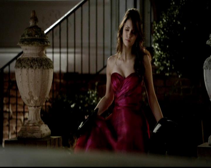 VampireDiariesWorld-dot-org_4x19PicturesOfYou0404.jpg