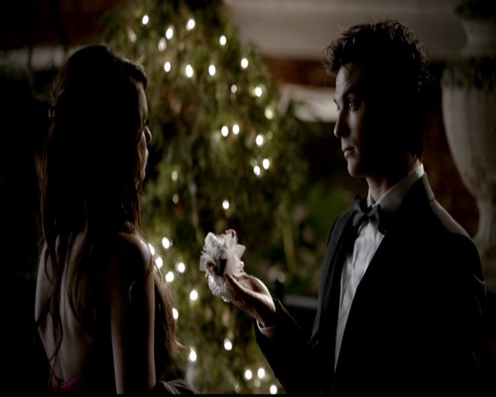 VampireDiariesWorld-dot-org_4x19PicturesOfYou0424.jpg