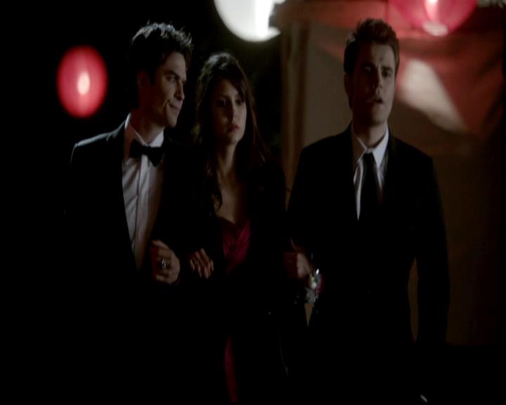 VampireDiariesWorld-dot-org_4x19PicturesOfYou0522.jpg