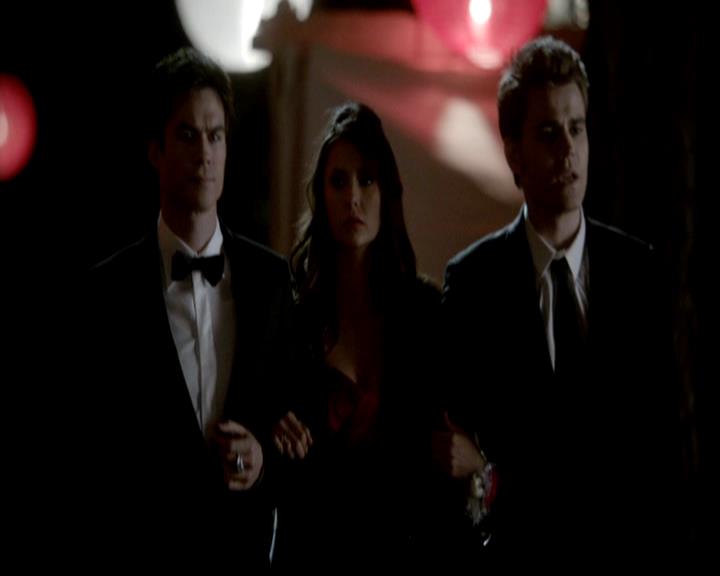 VampireDiariesWorld-dot-org_4x19PicturesOfYou0524.jpg