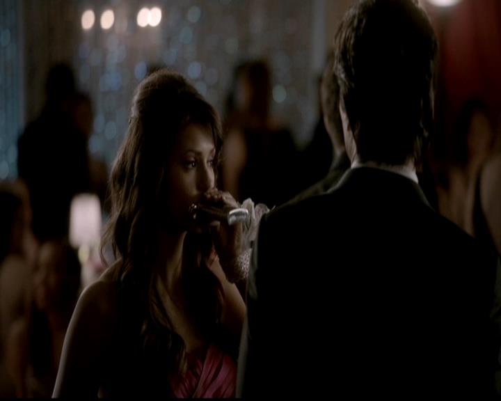 VampireDiariesWorld-dot-org_4x19PicturesOfYou0585.jpg