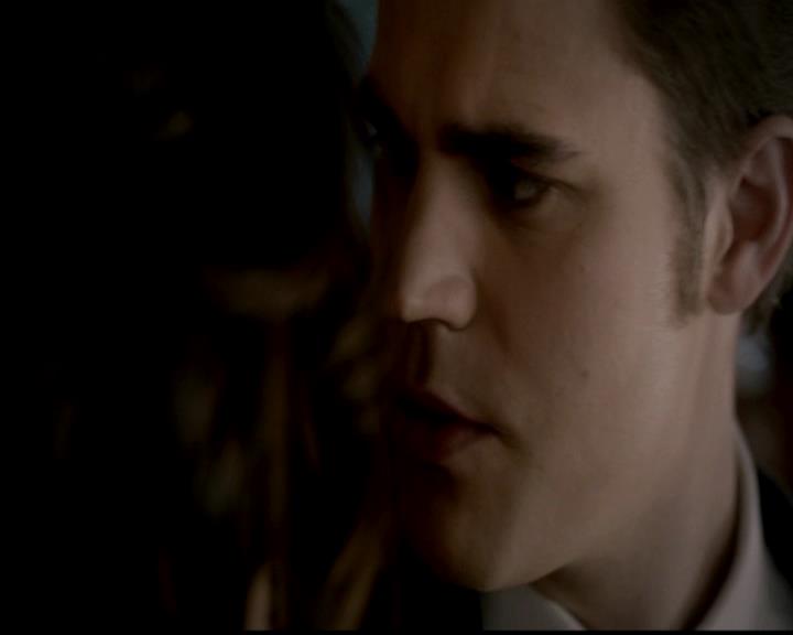 VampireDiariesWorld-dot-org_4x19PicturesOfYou0810.jpg