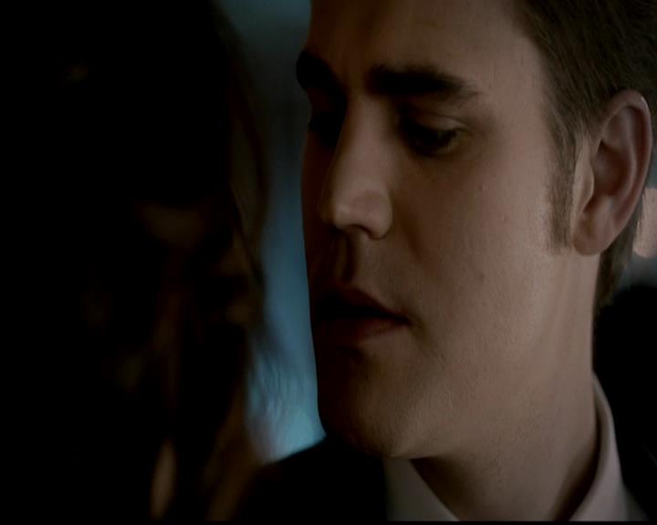 VampireDiariesWorld-dot-org_4x19PicturesOfYou0813.jpg