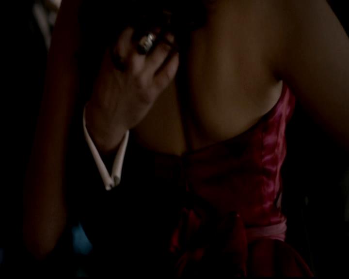 VampireDiariesWorld-dot-org_4x19PicturesOfYou0824.jpg