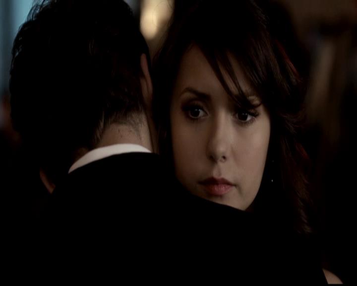 VampireDiariesWorld-dot-org_4x19PicturesOfYou0827.jpg