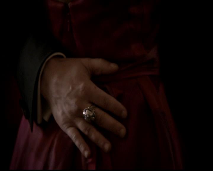 VampireDiariesWorld-dot-org_4x19PicturesOfYou0828.jpg