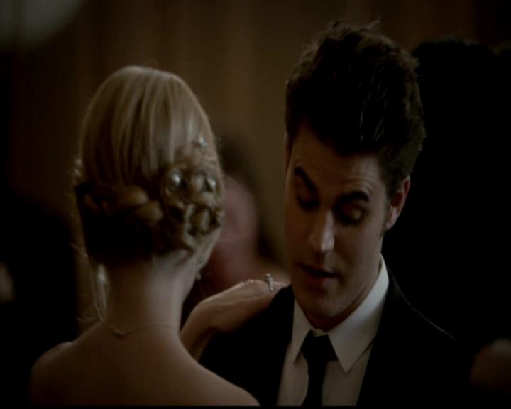 VampireDiariesWorld-dot-org_4x19PicturesOfYou0927.jpg