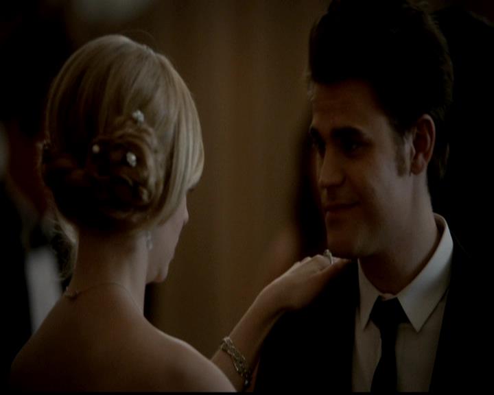 VampireDiariesWorld-dot-org_4x19PicturesOfYou0929.jpg