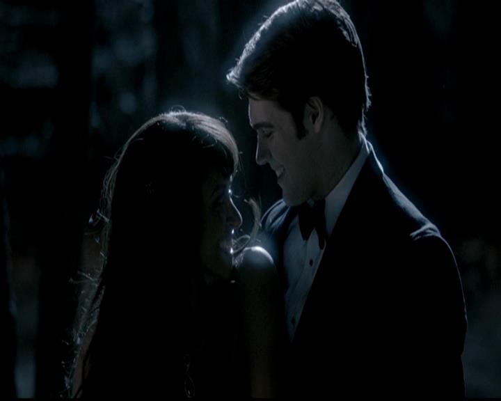 VampireDiariesWorld-dot-org_4x19PicturesOfYou1037.jpg