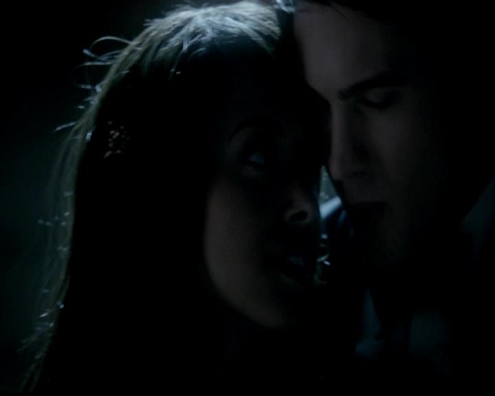 VampireDiariesWorld-dot-org_4x19PicturesOfYou1043.jpg