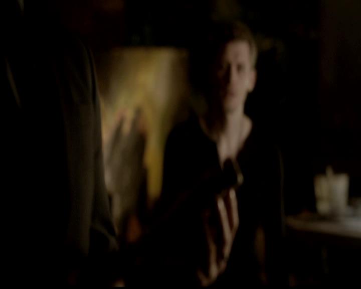 VampireDiariesWorld-dot-org_4x19PicturesOfYou1105.jpg