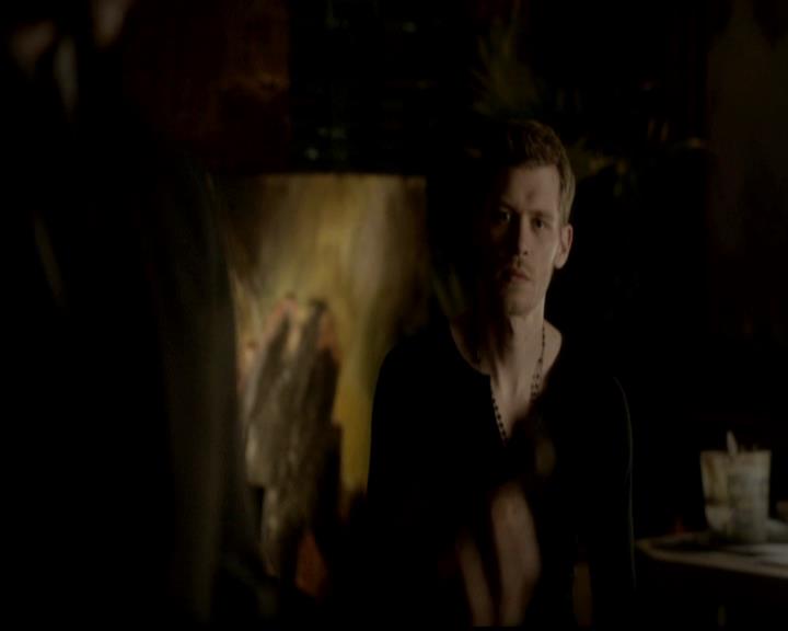 VampireDiariesWorld-dot-org_4x19PicturesOfYou1106.jpg