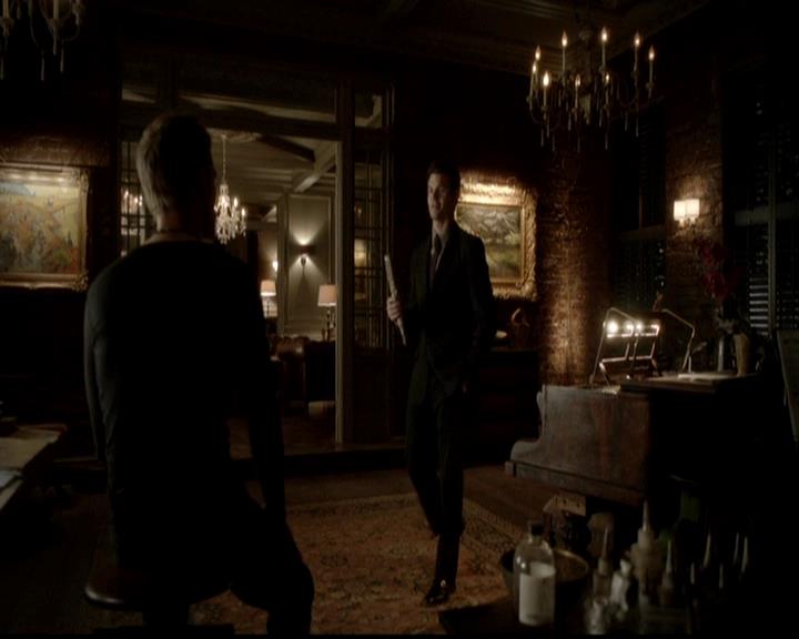 VampireDiariesWorld-dot-org_4x19PicturesOfYou1115.jpg