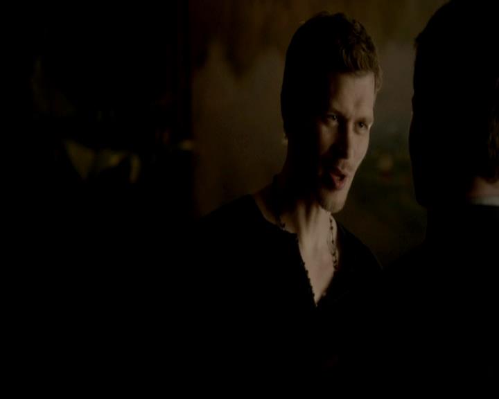 VampireDiariesWorld-dot-org_4x19PicturesOfYou1120.jpg