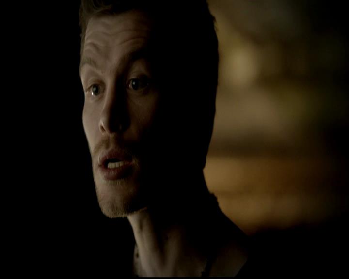 VampireDiariesWorld-dot-org_4x19PicturesOfYou1180.jpg