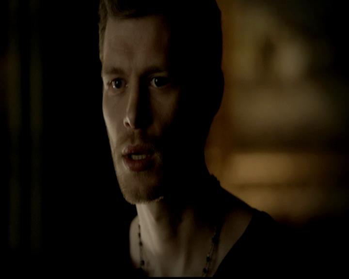 VampireDiariesWorld-dot-org_4x19PicturesOfYou1202.jpg