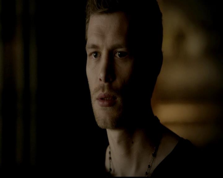 VampireDiariesWorld-dot-org_4x19PicturesOfYou1203.jpg