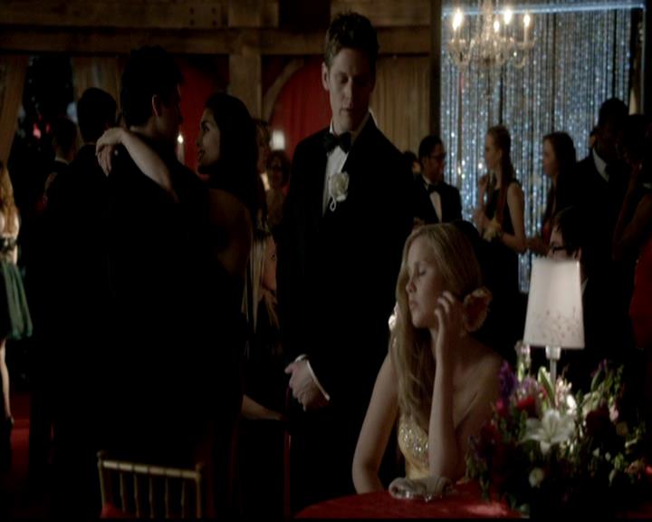 VampireDiariesWorld-dot-org_4x19PicturesOfYou1211.jpg