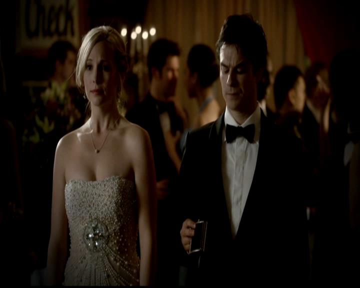 VampireDiariesWorld-dot-org_4x19PicturesOfYou1296.jpg