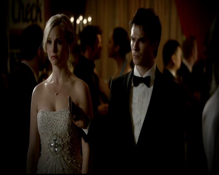 VampireDiariesWorld-dot-org_4x19PicturesOfYou1297.jpg