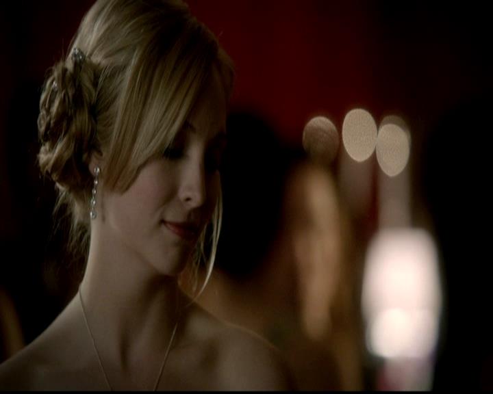 VampireDiariesWorld-dot-org_4x19PicturesOfYou1300.jpg