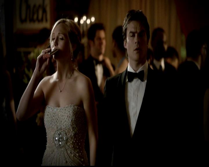 VampireDiariesWorld-dot-org_4x19PicturesOfYou1305.jpg