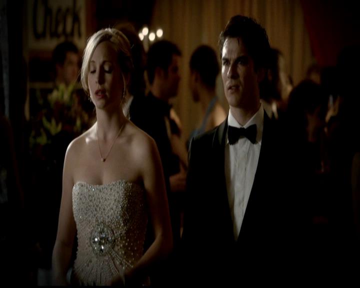 VampireDiariesWorld-dot-org_4x19PicturesOfYou1308.jpg