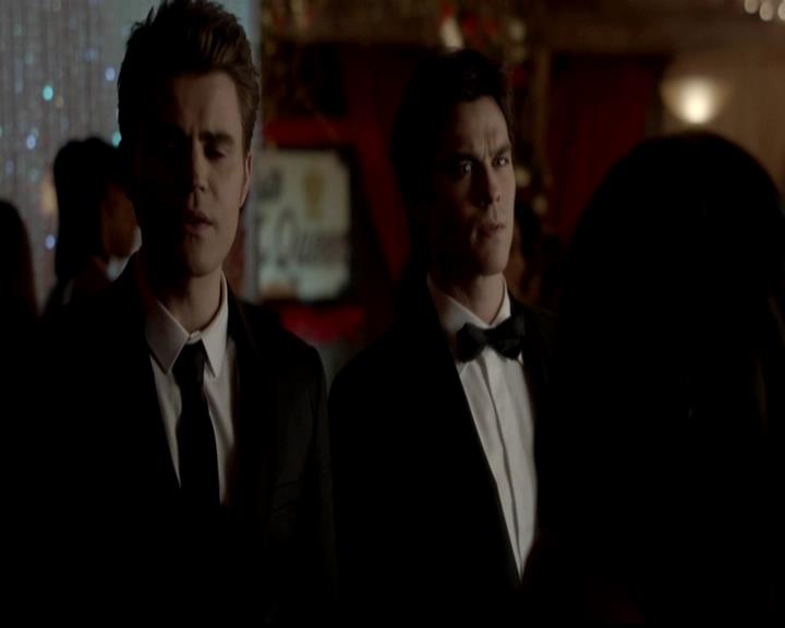 VampireDiariesWorld-dot-org_4x19PicturesOfYou1322.jpg