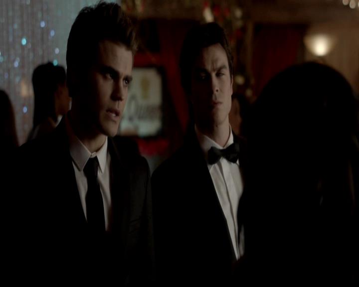 VampireDiariesWorld-dot-org_4x19PicturesOfYou1323.jpg