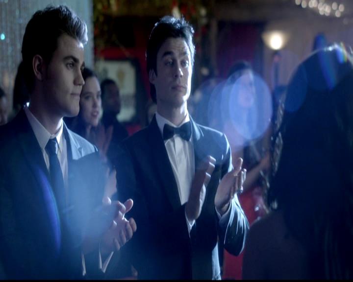 VampireDiariesWorld-dot-org_4x19PicturesOfYou1380.jpg