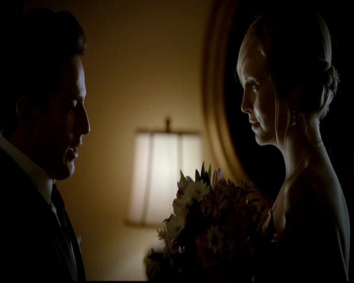 VampireDiariesWorld-dot-org_4x19PicturesOfYou1455.jpg