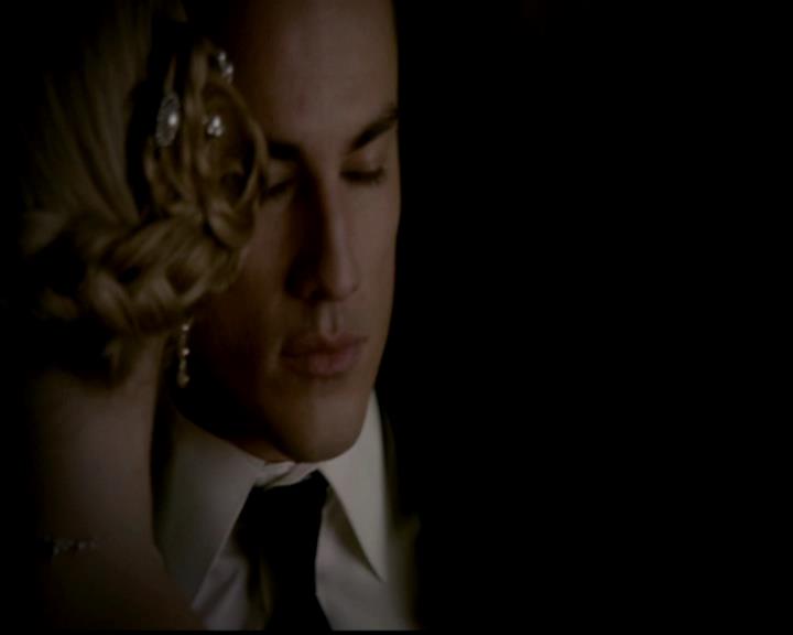 VampireDiariesWorld-dot-org_4x19PicturesOfYou2005.jpg