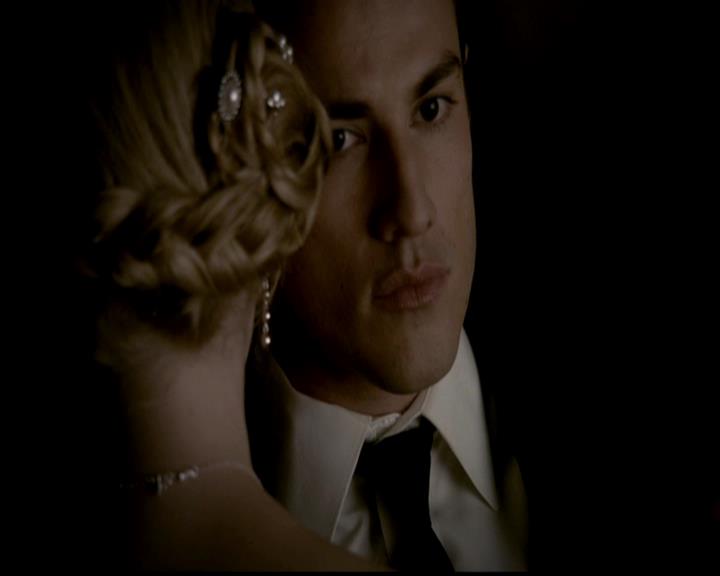 VampireDiariesWorld-dot-org_4x19PicturesOfYou2006.jpg