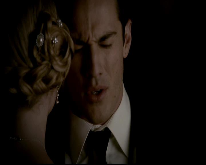 VampireDiariesWorld-dot-org_4x19PicturesOfYou2009.jpg