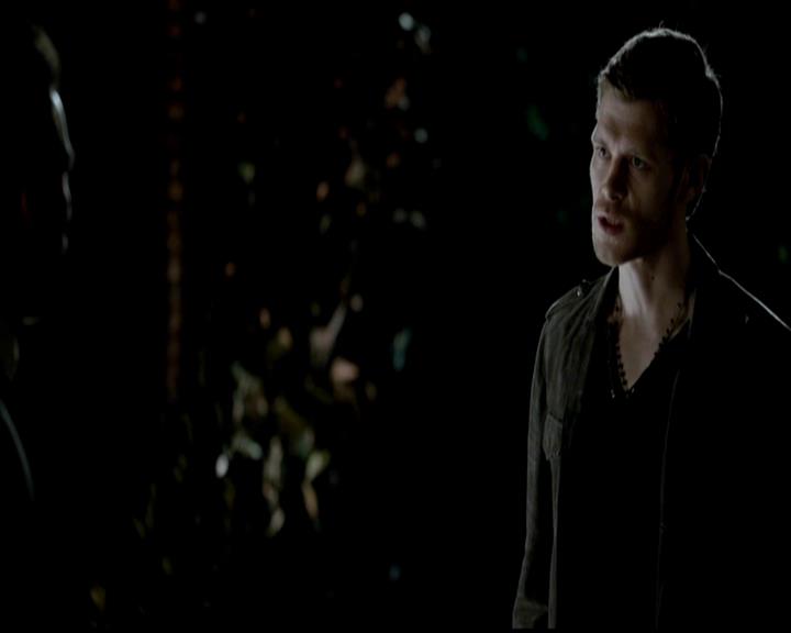 VampireDiariesWorld-dot-org_4x19PicturesOfYou2051.jpg