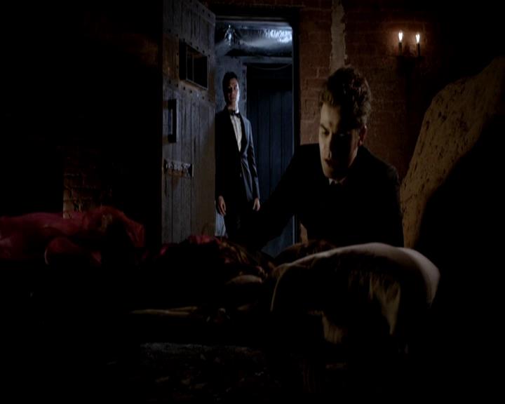 VampireDiariesWorld-dot-org_4x19PicturesOfYou2086.jpg