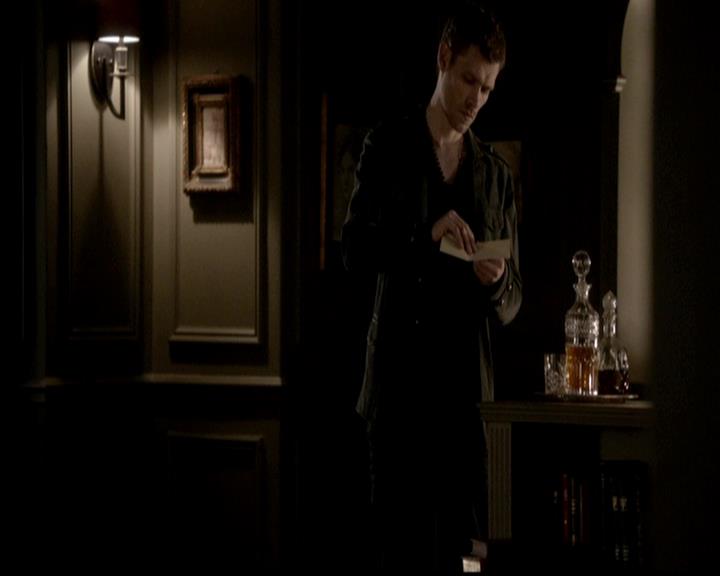 VampireDiariesWorld-dot-org_4x19PicturesOfYou2172.jpg