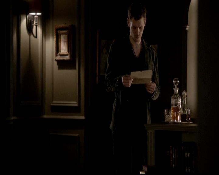 VampireDiariesWorld-dot-org_4x19PicturesOfYou2176.jpg