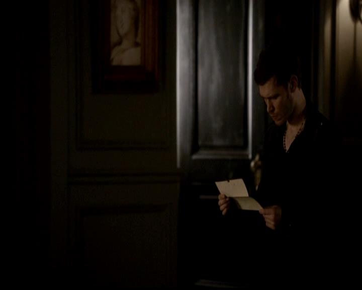 VampireDiariesWorld-dot-org_4x19PicturesOfYou2187.jpg