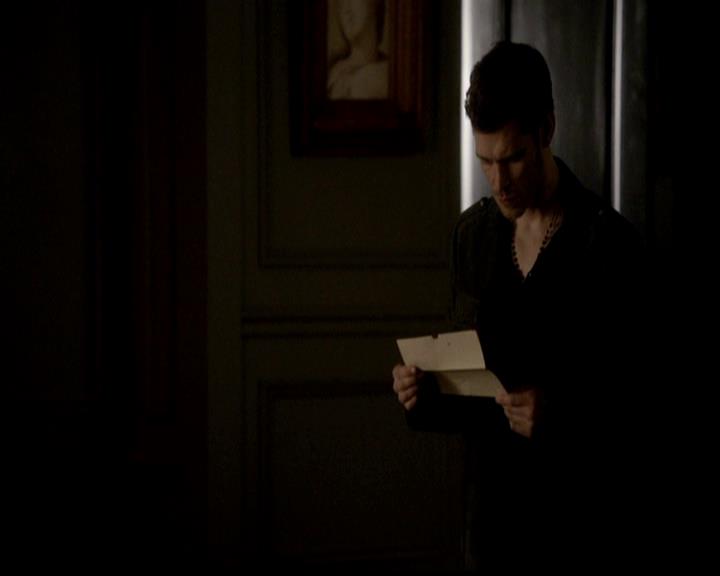 VampireDiariesWorld-dot-org_4x19PicturesOfYou2188.jpg