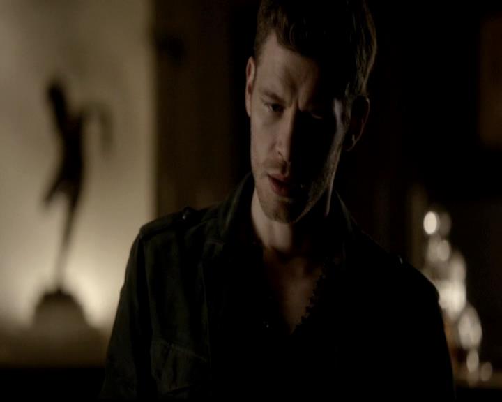 VampireDiariesWorld-dot-org_4x19PicturesOfYou2192.jpg