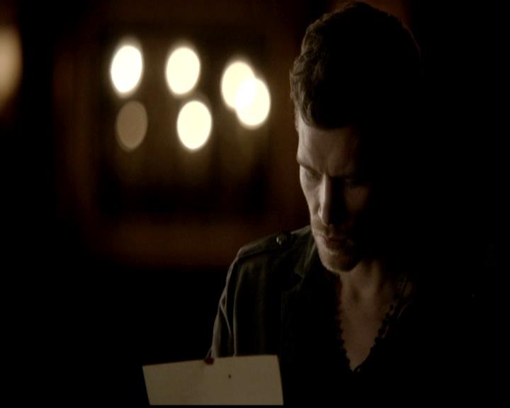 VampireDiariesWorld-dot-org_4x19PicturesOfYou2202.jpg